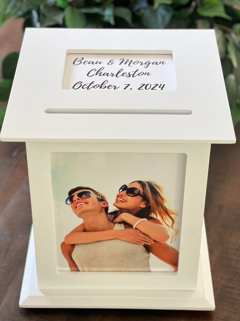 White Wedding card box displays your photos and rotates
